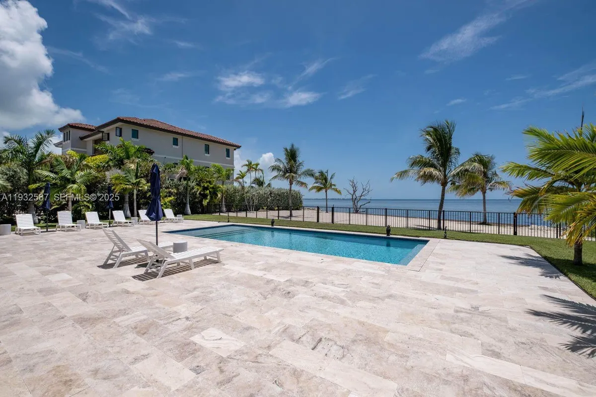 108 Sunrise Dr, Marathon FL 33050