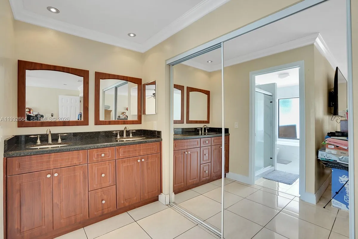 10290 SW 145th Pl, Miami FL 33186