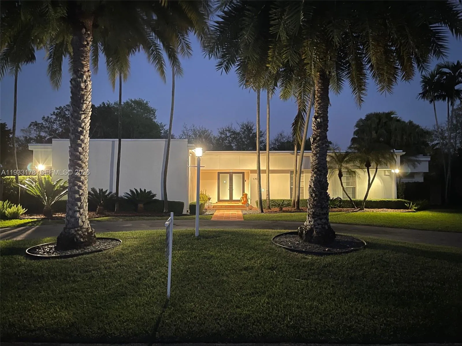 17025 SW 80th Ct, Palmetto Bay FL 33157