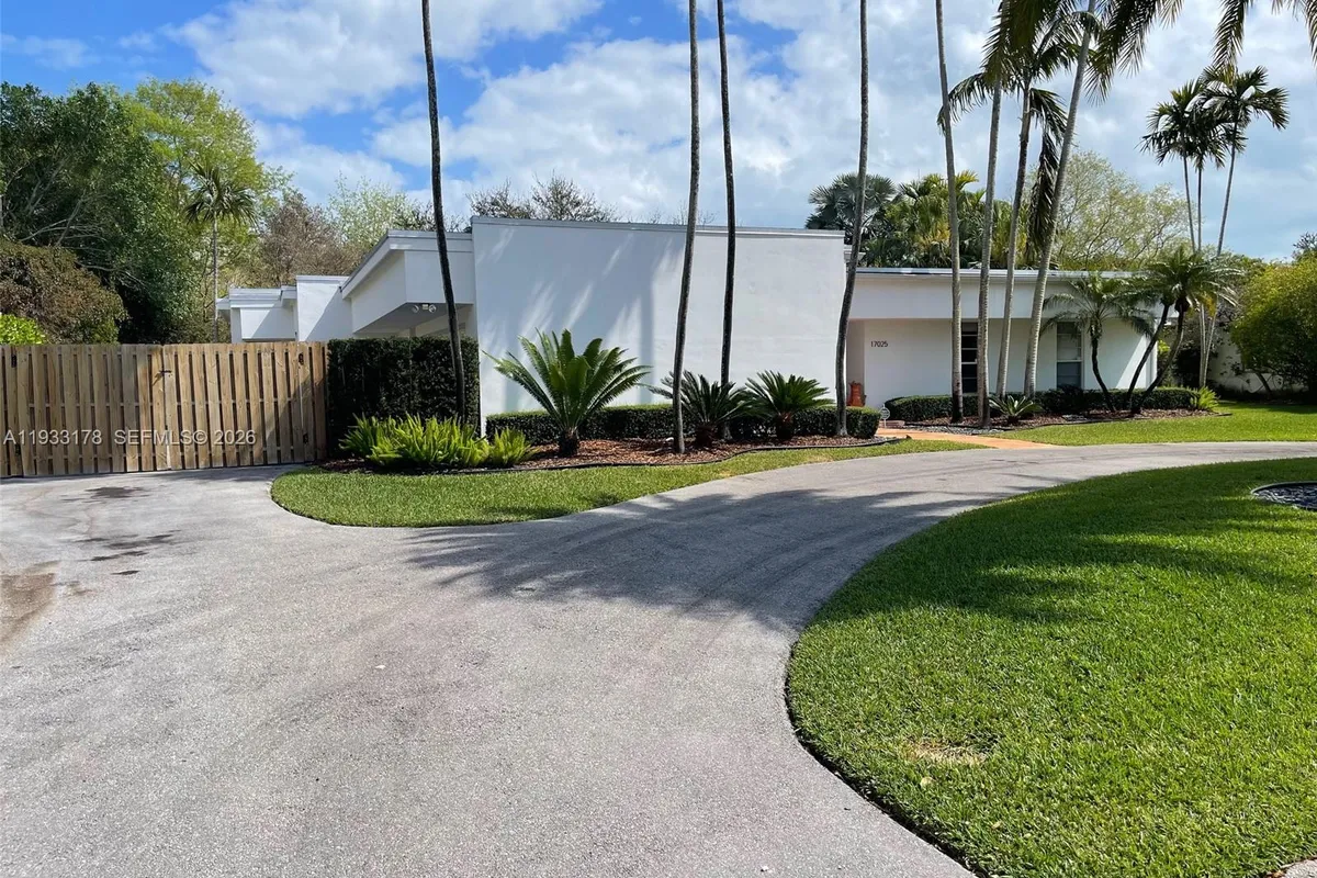 17025 SW 80th Ct, Palmetto Bay FL 33157