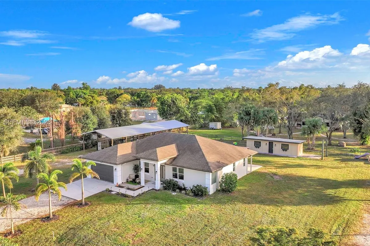 17844 N 38th Rd N, Loxahatchee FL 33470