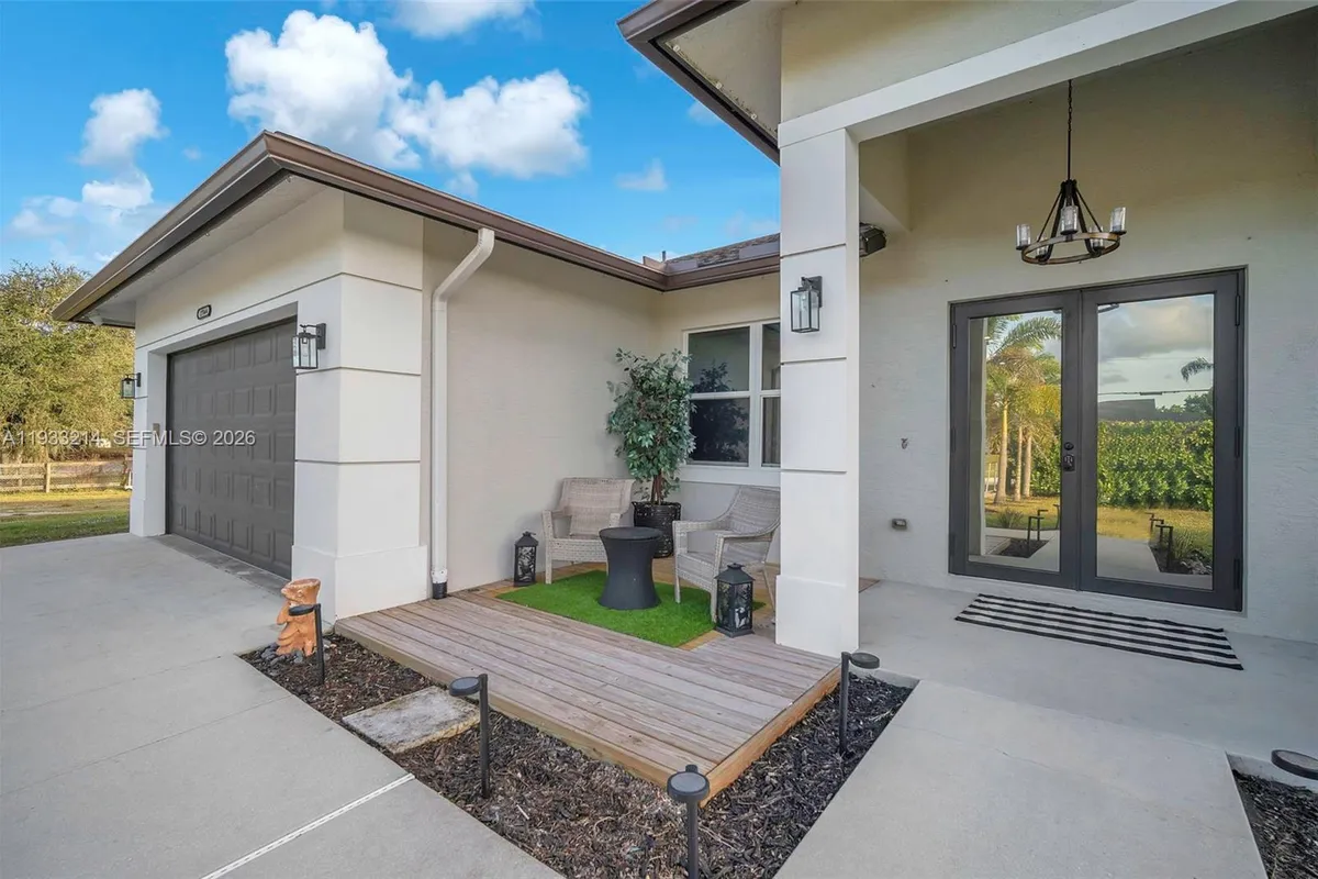 17844 N 38th Rd N, Loxahatchee FL 33470