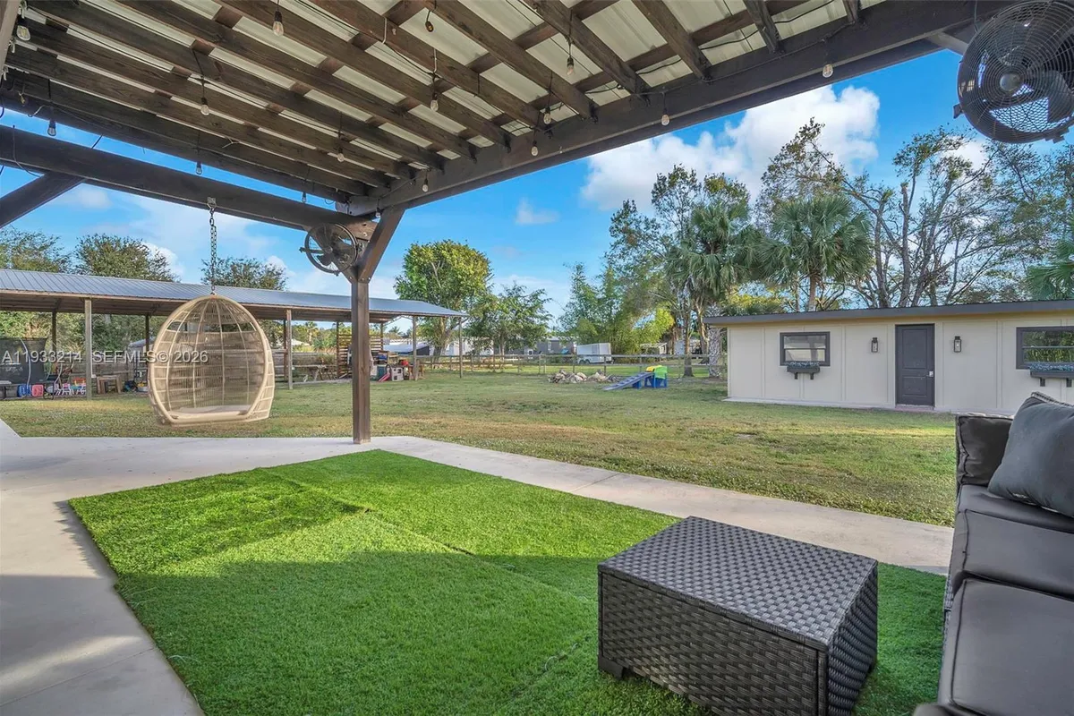 17844 N 38th Rd N, Loxahatchee FL 33470