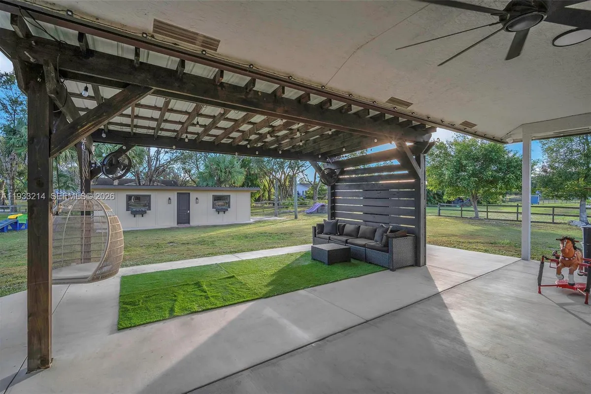 17844 N 38th Rd N, Loxahatchee FL 33470