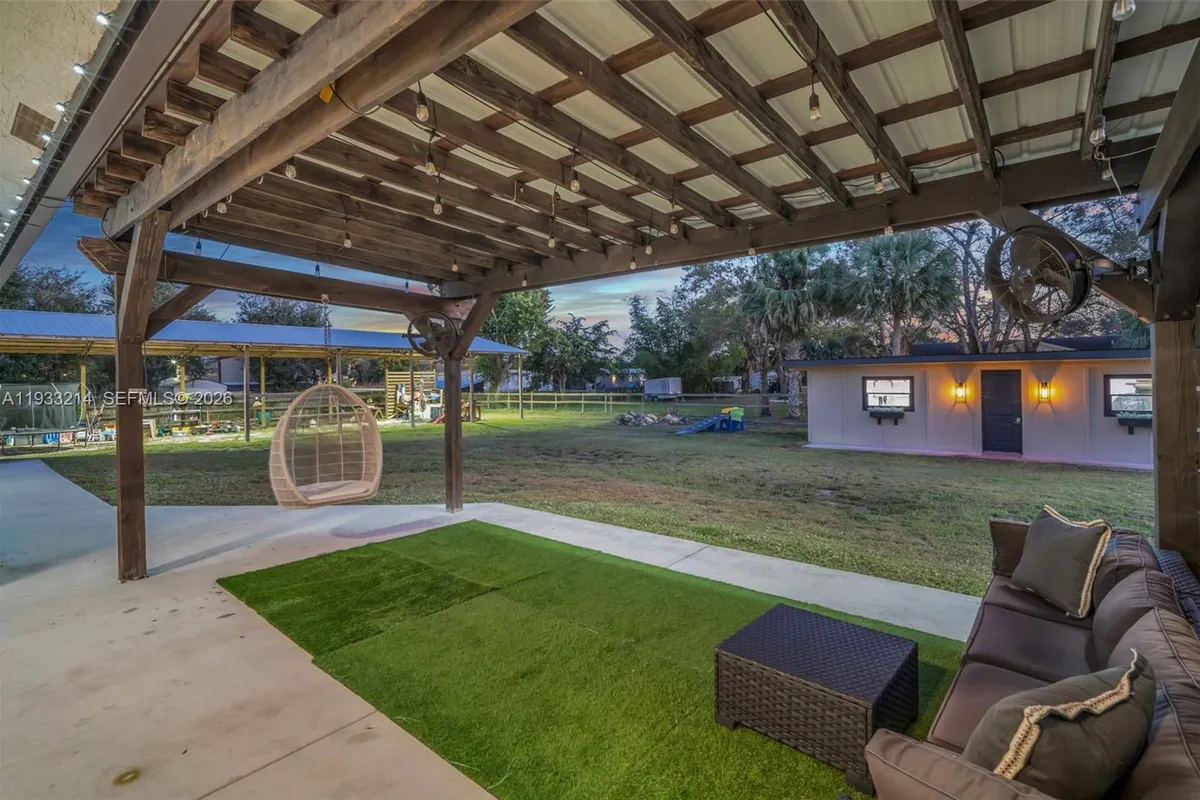 17844 N 38th Rd N, Loxahatchee FL 33470