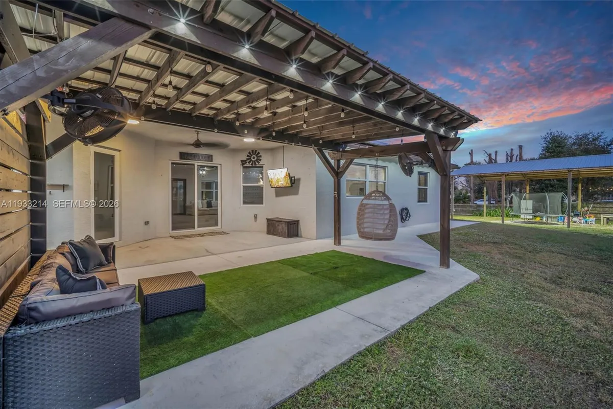 17844 N 38th Rd N, Loxahatchee FL 33470