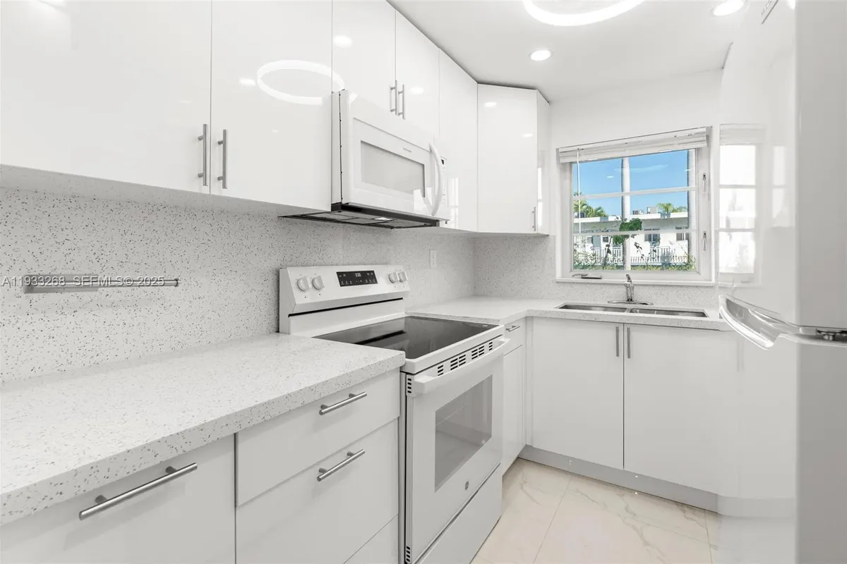 1820 James Ave # 2A, Miami Beach FL 33139