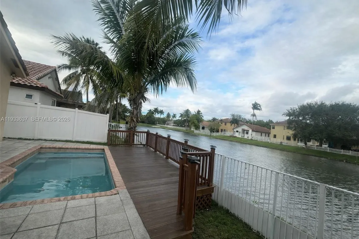 13877 SW 50th St, Miramar FL 33027