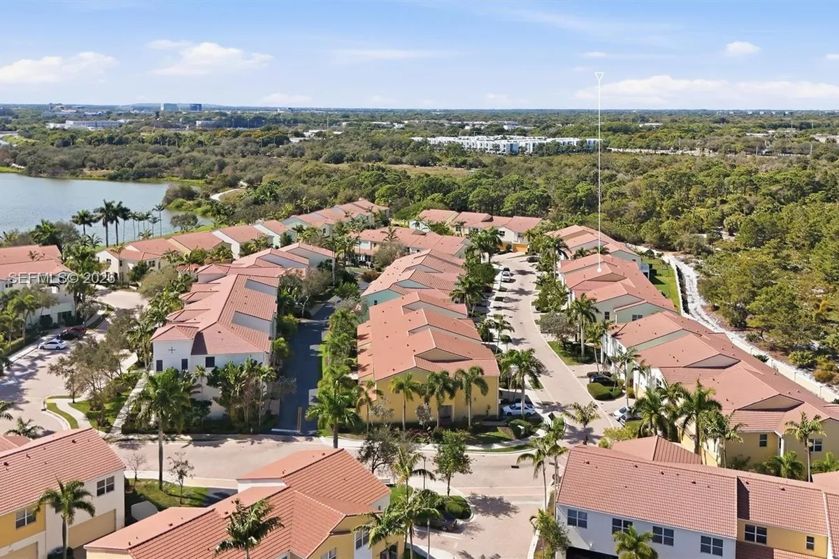 4857 NW 16th Ter, Boca Raton FL 33431