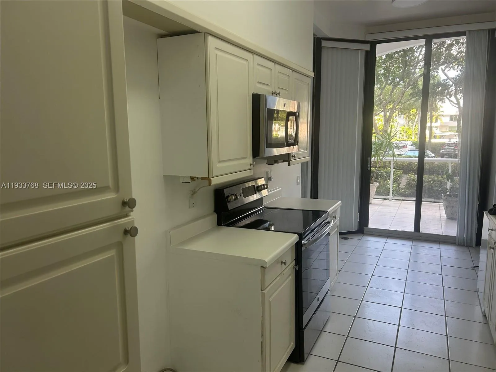 3640 Yacht Club Dr # 104, Aventura FL 33180