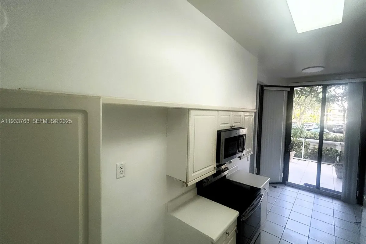 3640 Yacht Club Dr # 104, Aventura FL 33180