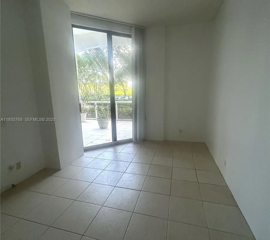 3640 Yacht Club Dr # 104, Aventura FL 33180