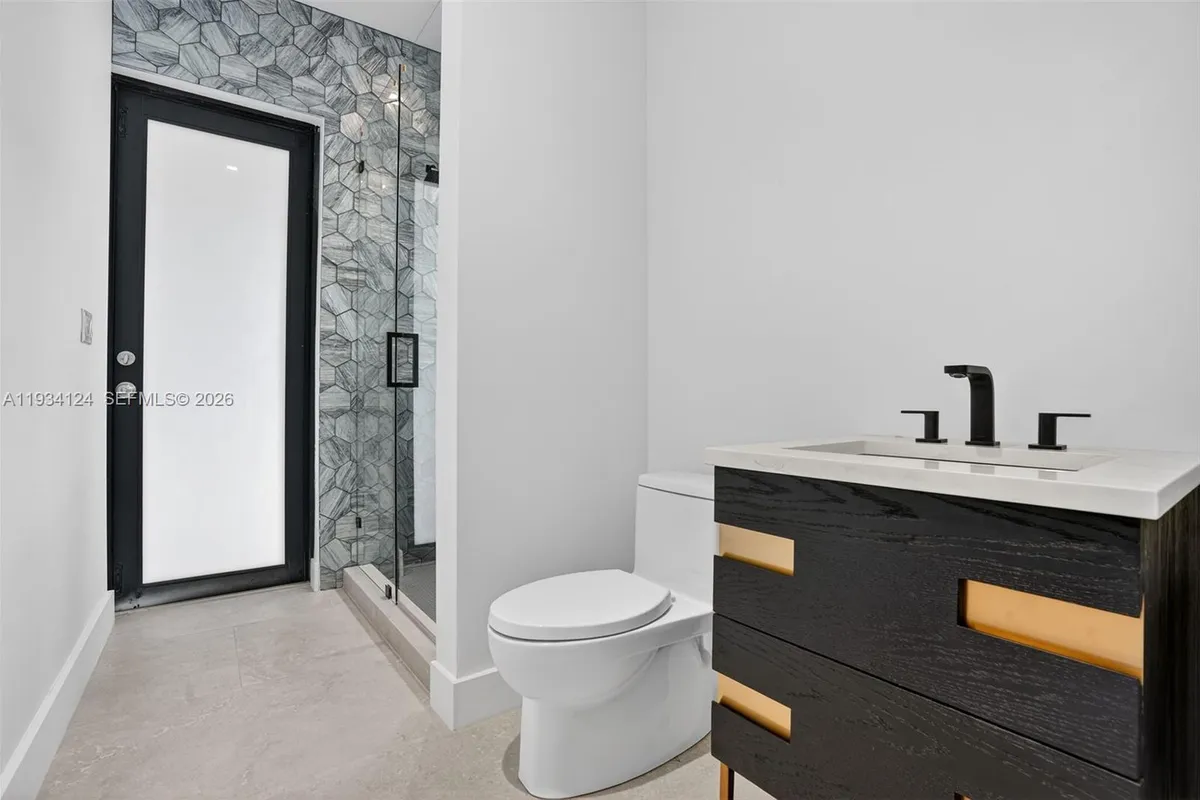 7222 SW 52nd Ct, Miami FL 33143