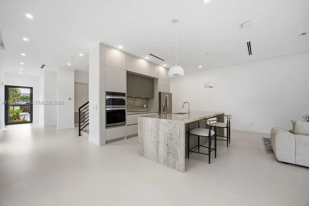 1319 NE 13th Ave, Fort Lauderdale FL 33304