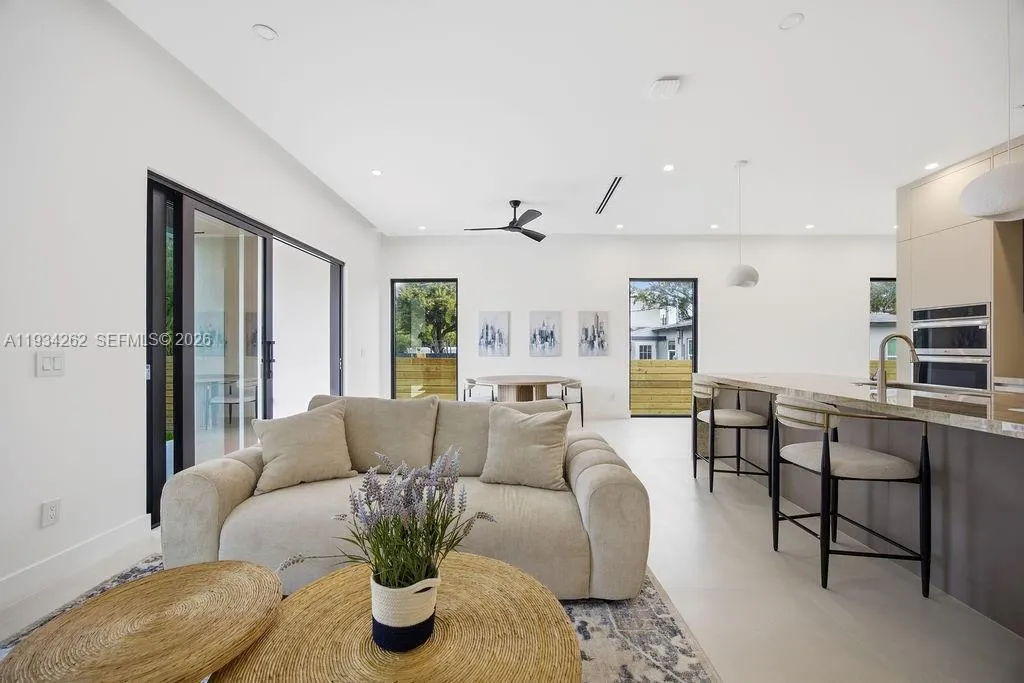 1319 NE 13th Ave, Fort Lauderdale FL 33304