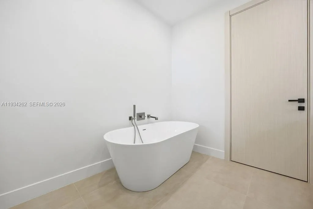 1319 NE 13th Ave, Fort Lauderdale FL 33304