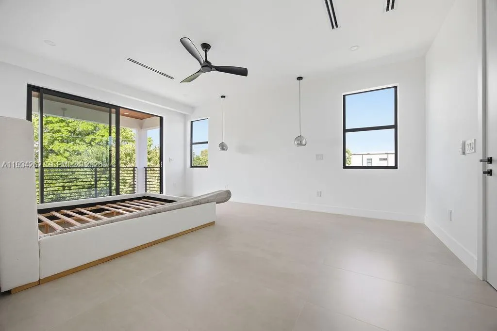 1319 NE 13th Ave, Fort Lauderdale FL 33304