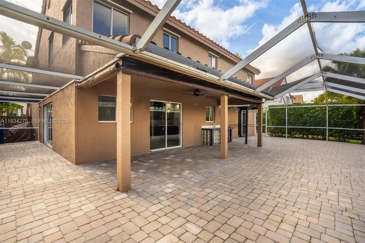 19313 NW 11th St, Pembroke Pines FL 33029