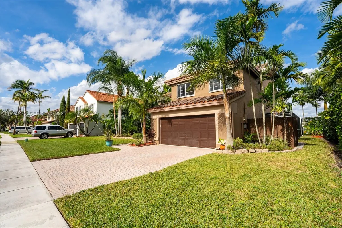 19313 NW 11th St, Pembroke Pines FL 33029