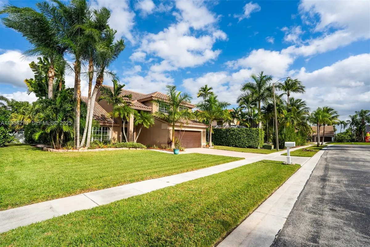 19313 NW 11th St, Pembroke Pines FL 33029