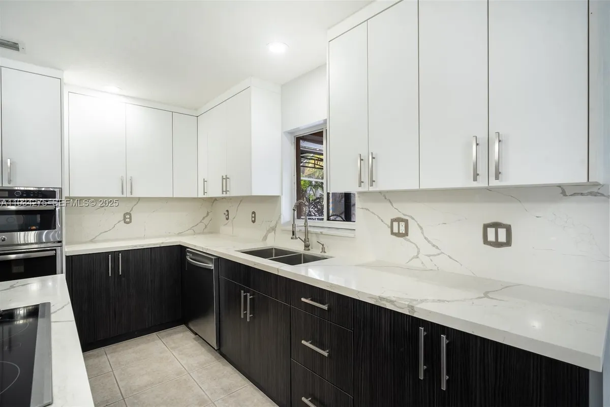 19313 NW 11th St, Pembroke Pines FL 33029