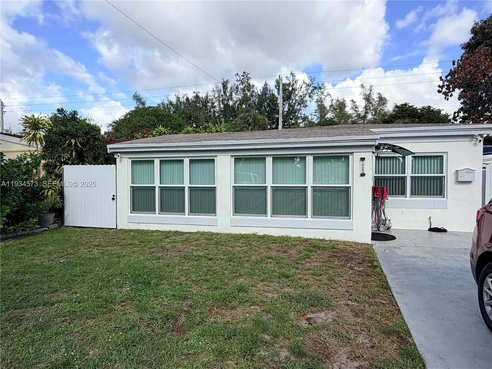 1323 NE 182nd St, North Miami Beach FL 33162
