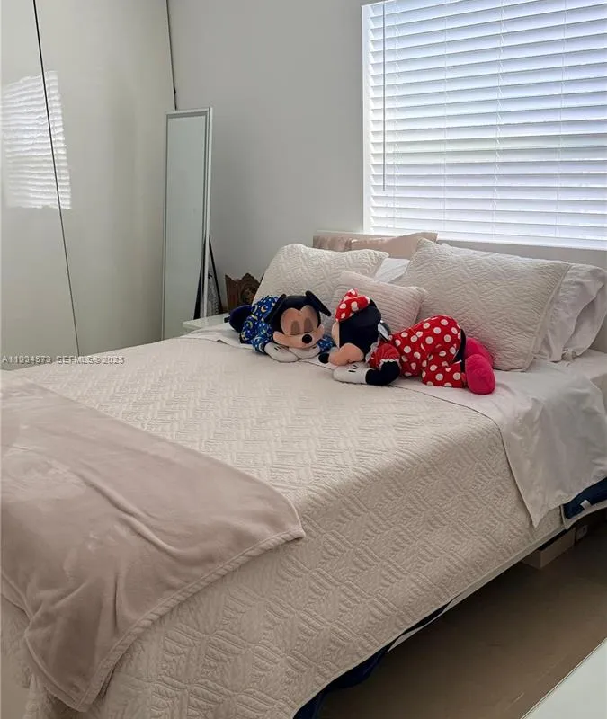 1323 NE 182nd St, North Miami Beach FL 33162