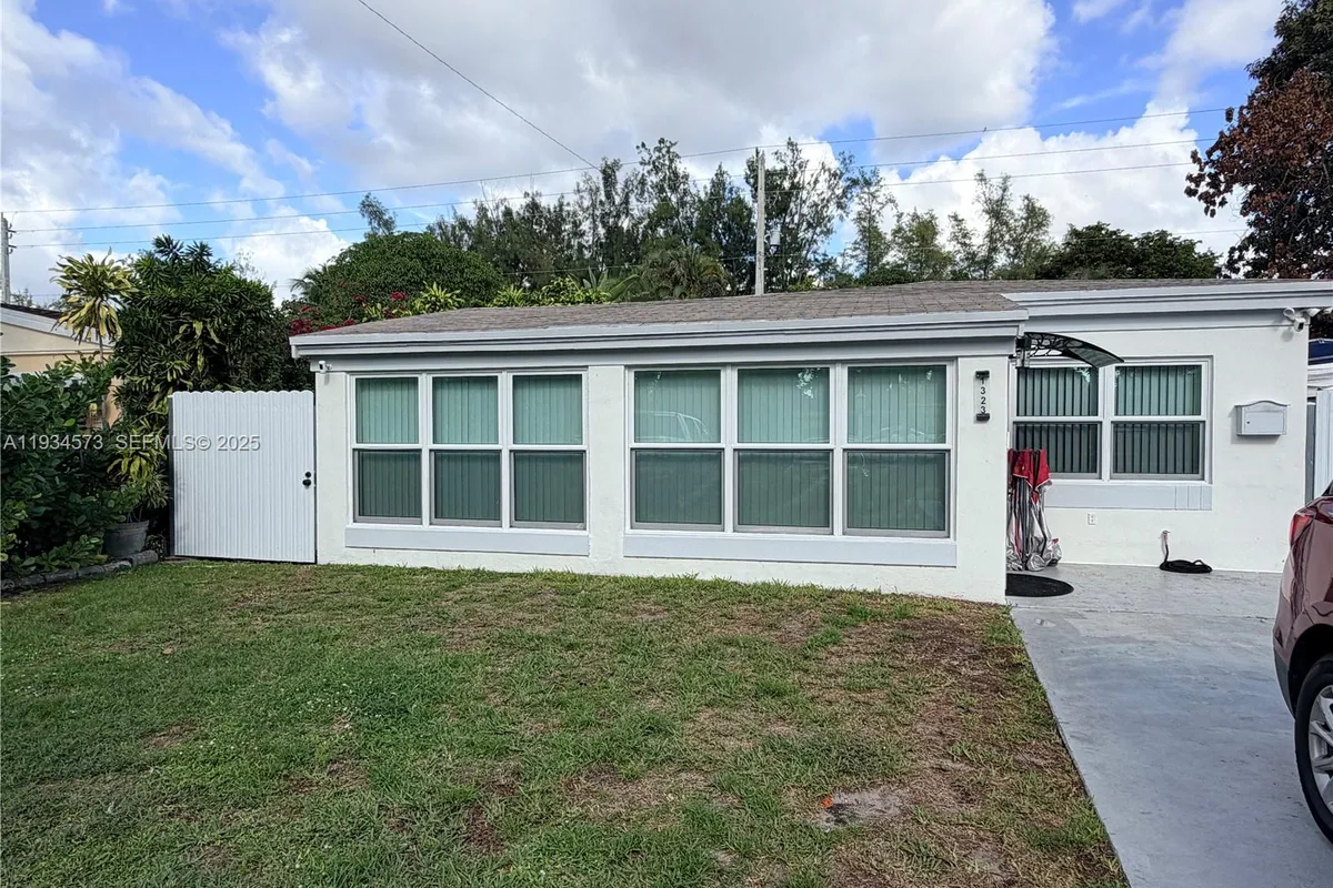 1323 NE 182nd St, North Miami Beach FL 33162