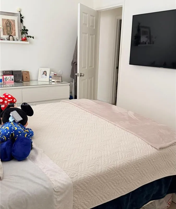 1323 NE 182nd St, North Miami Beach FL 33162