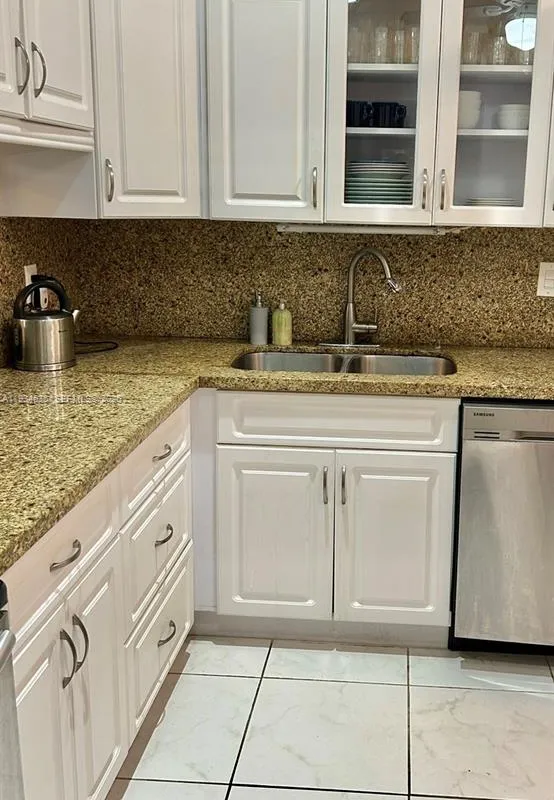 329 SE 3rd St # 405T, Hallandale Beach FL 33009