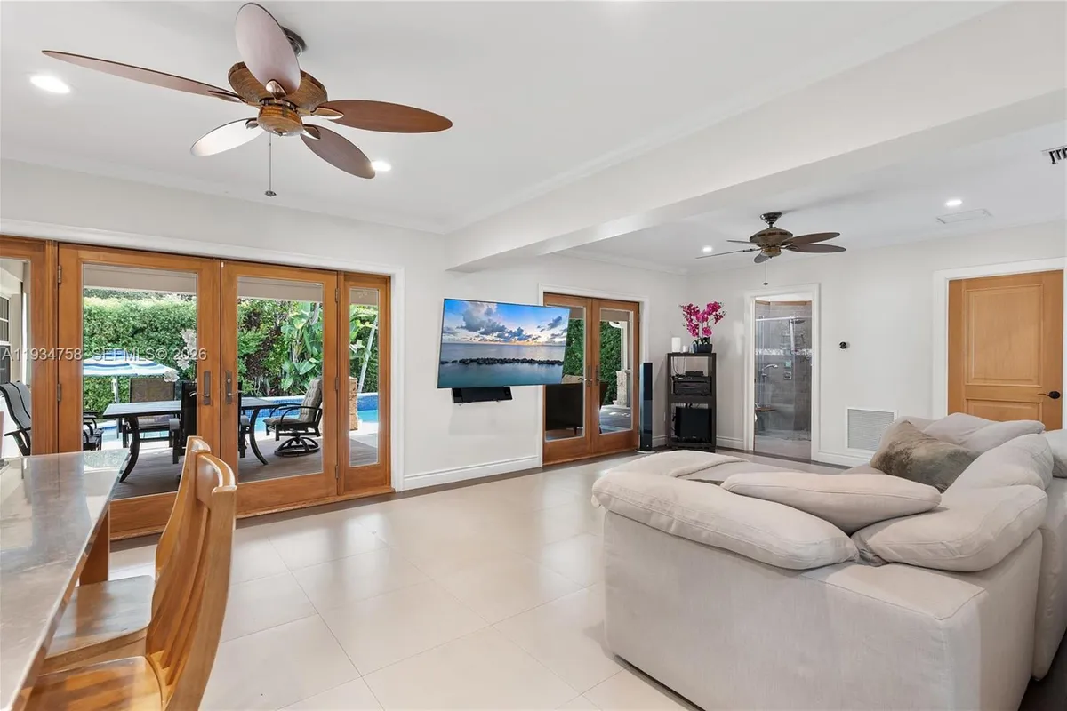 390 NE 103rd St, Miami Shores FL 33138