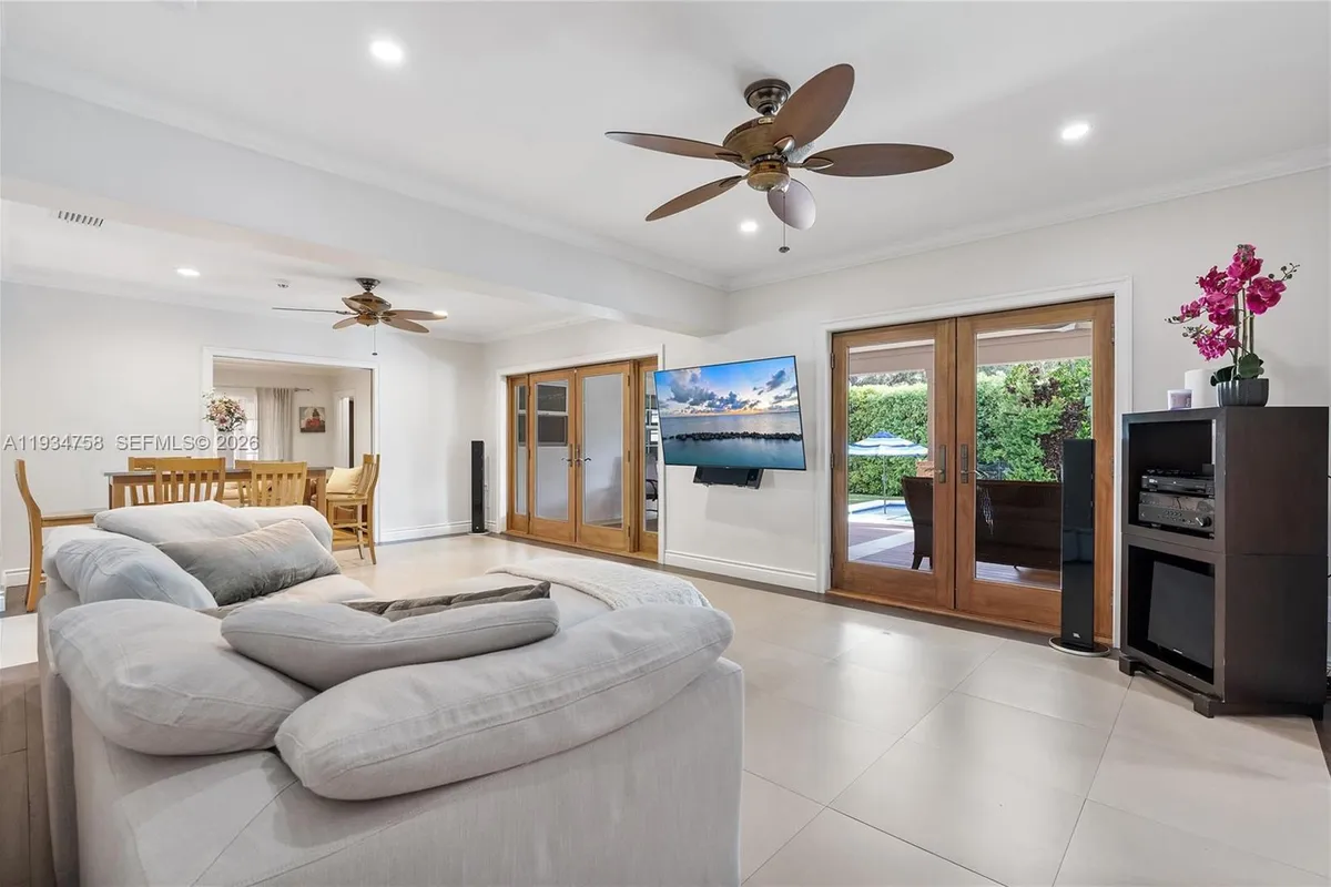 390 NE 103rd St, Miami Shores FL 33138