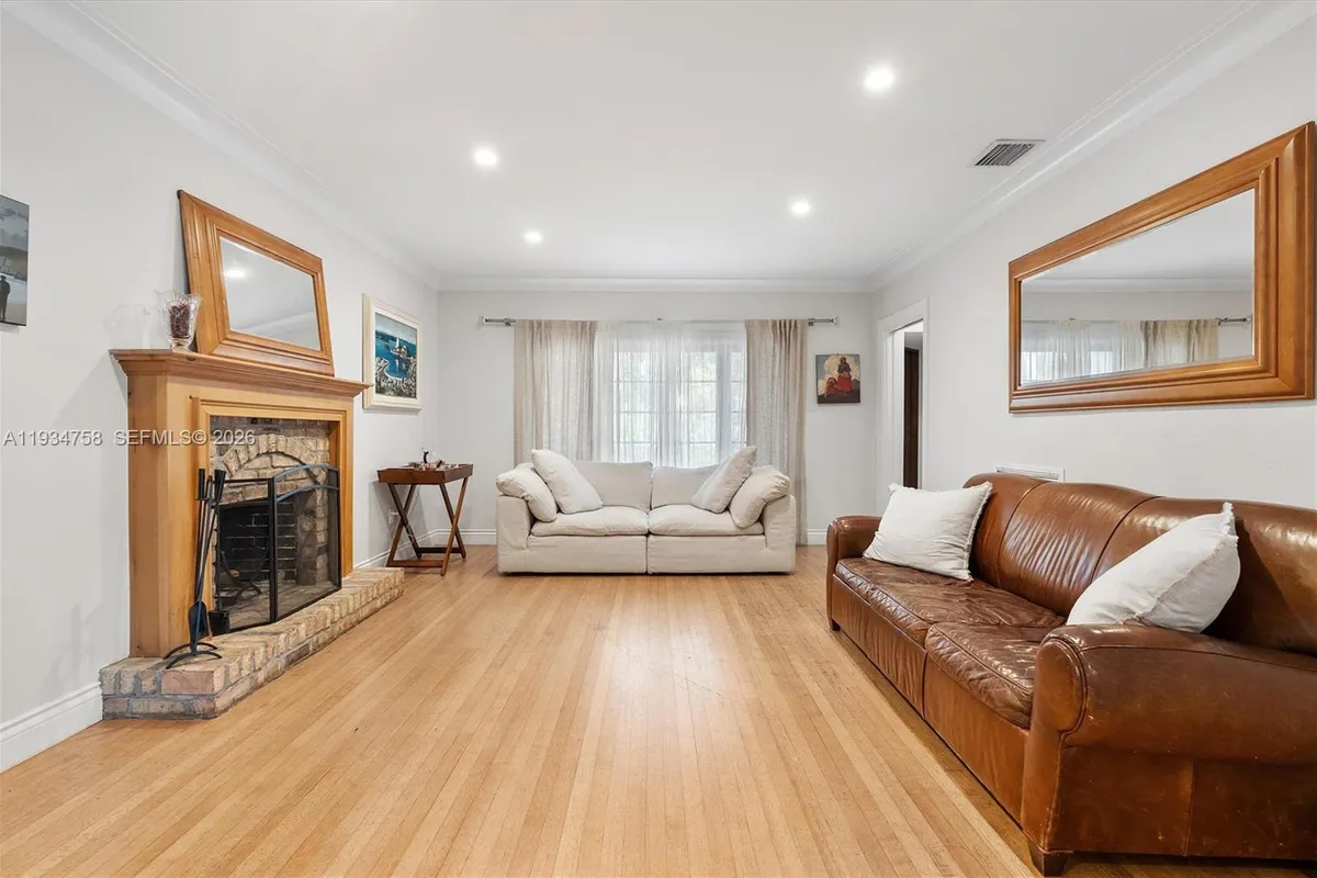 390 NE 103rd St, Miami Shores FL 33138