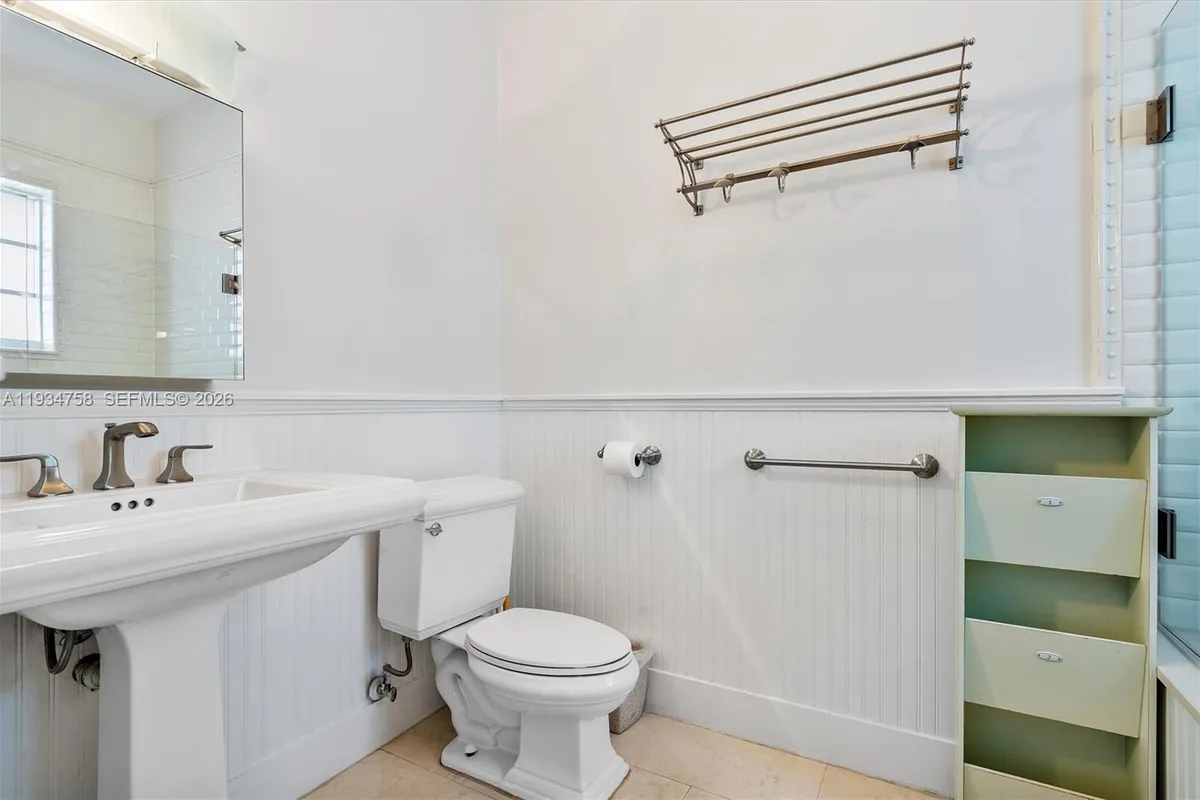 390 NE 103rd St, Miami Shores FL 33138