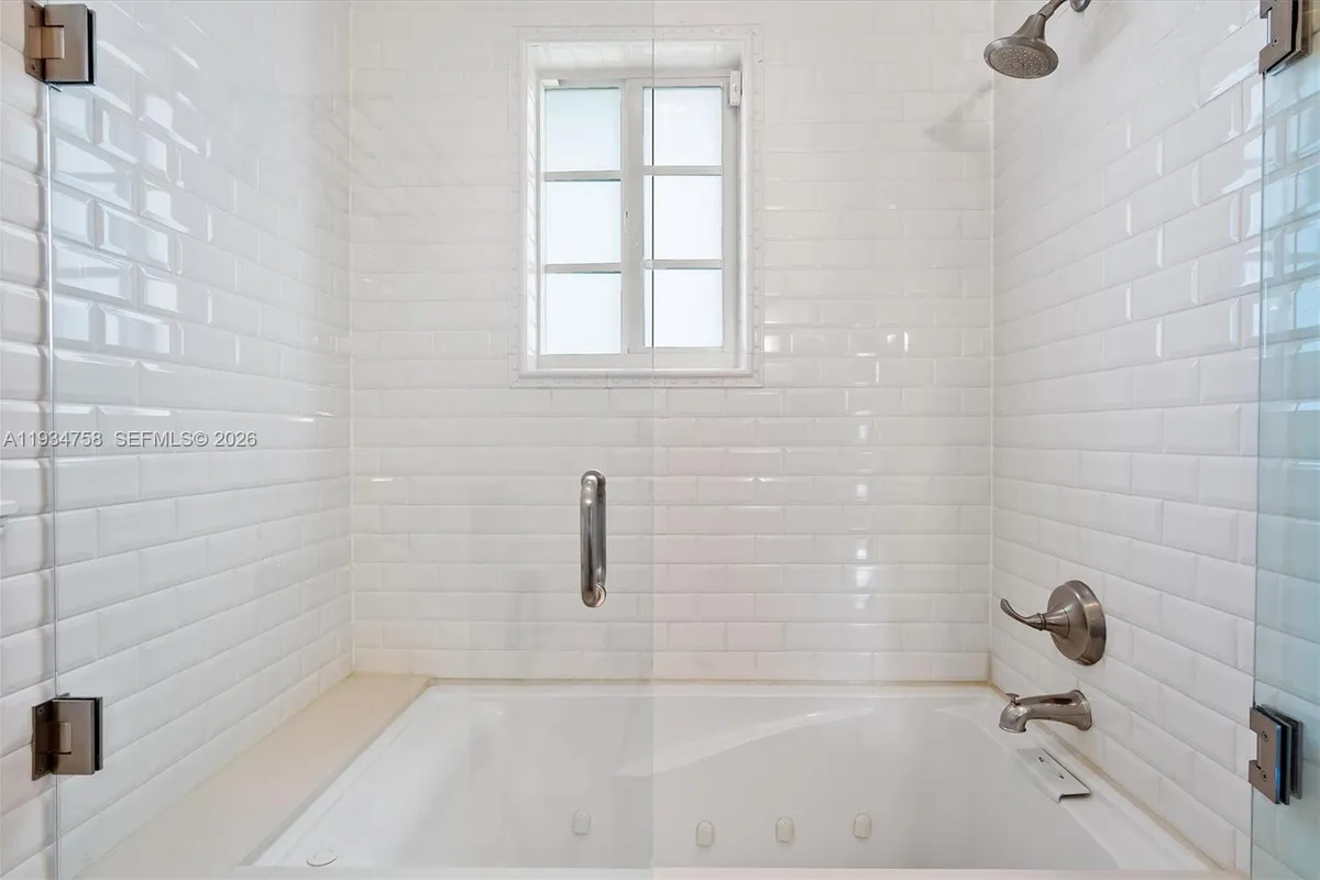 390 NE 103rd St, Miami Shores FL 33138