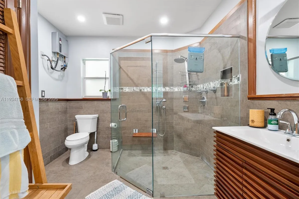 390 NE 103rd St, Miami Shores FL 33138