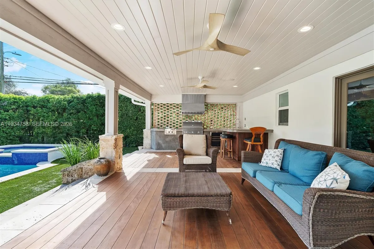 390 NE 103rd St, Miami Shores FL 33138