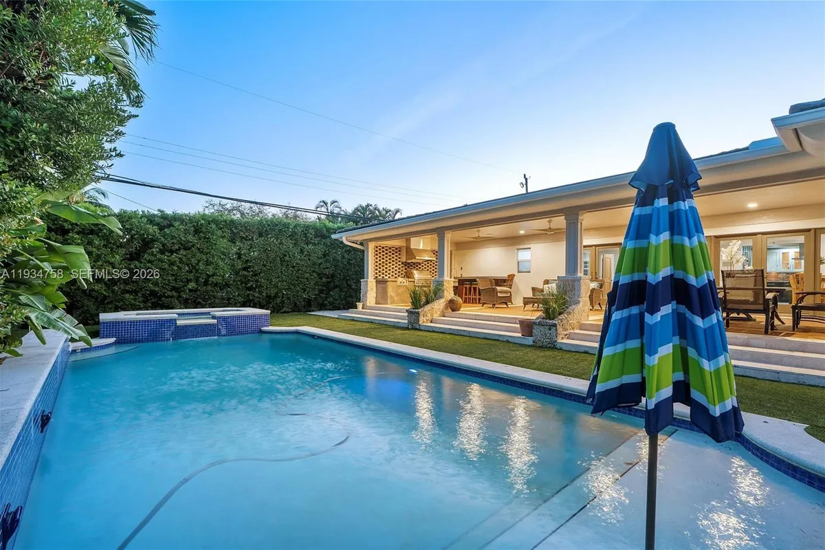 390 NE 103rd St, Miami Shores FL 33138