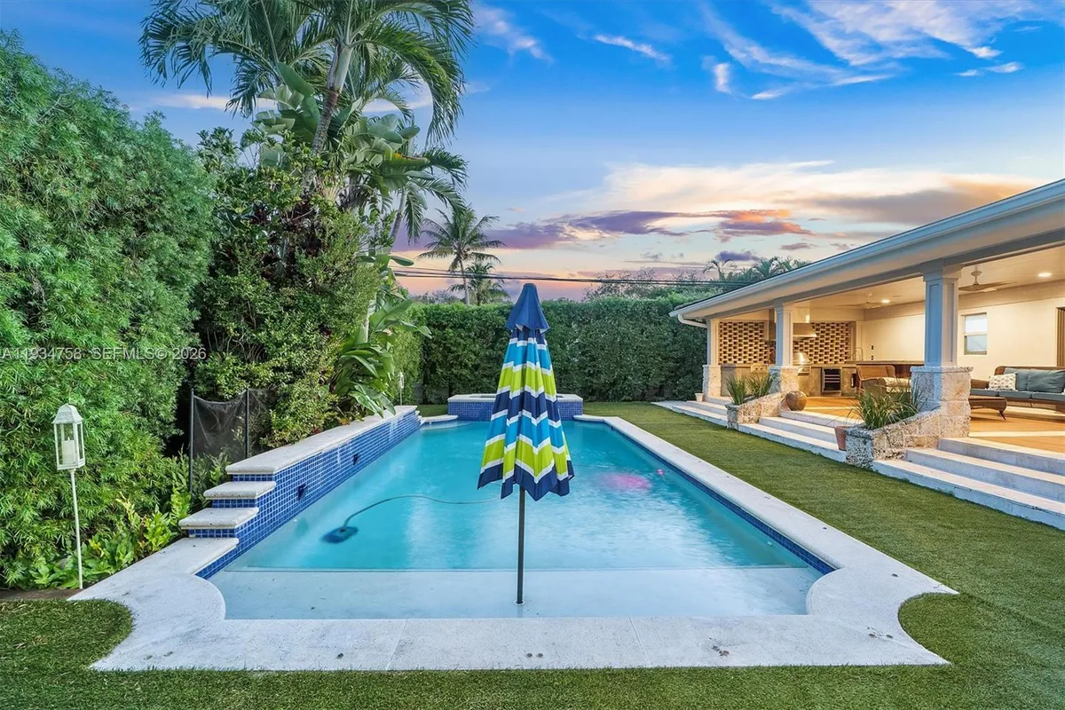 390 NE 103rd St, Miami Shores FL 33138