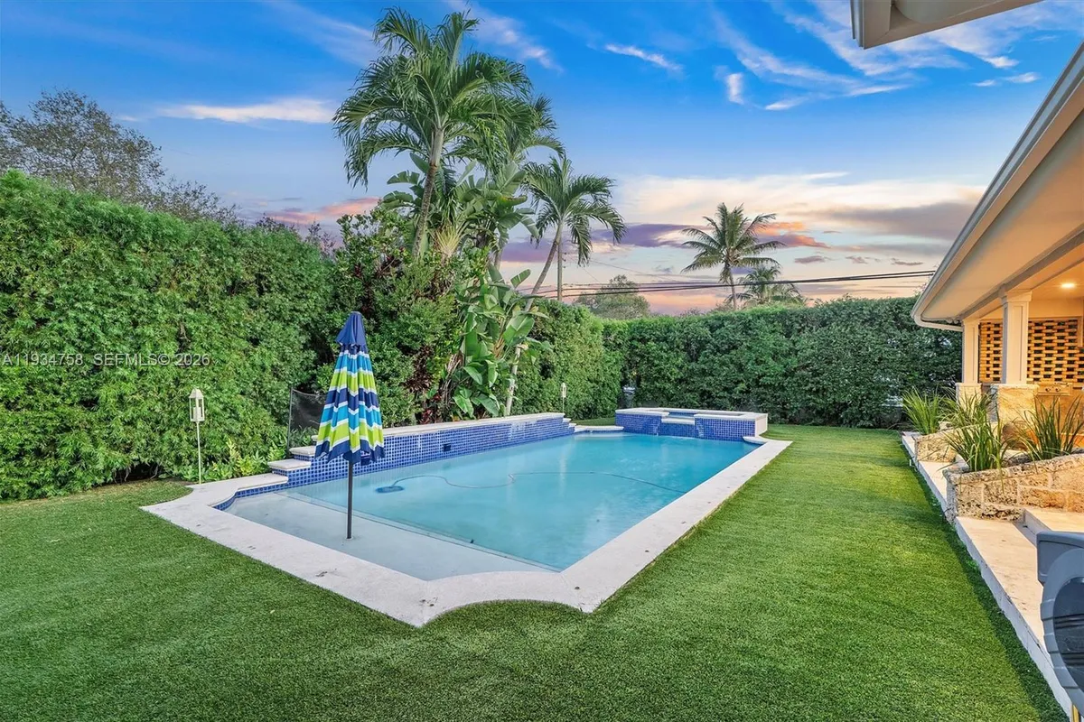 390 NE 103rd St, Miami Shores FL 33138