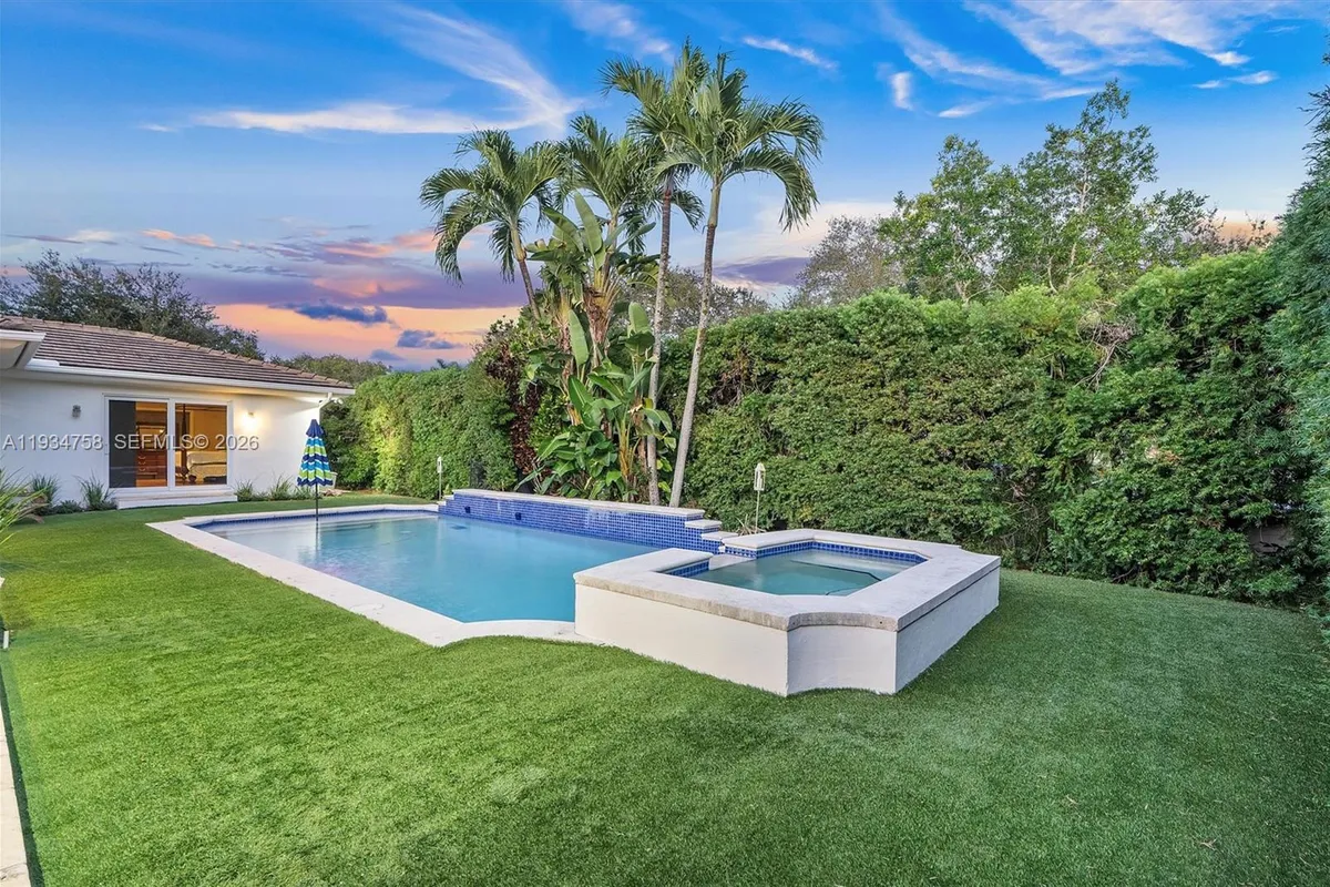 390 NE 103rd St, Miami Shores FL 33138