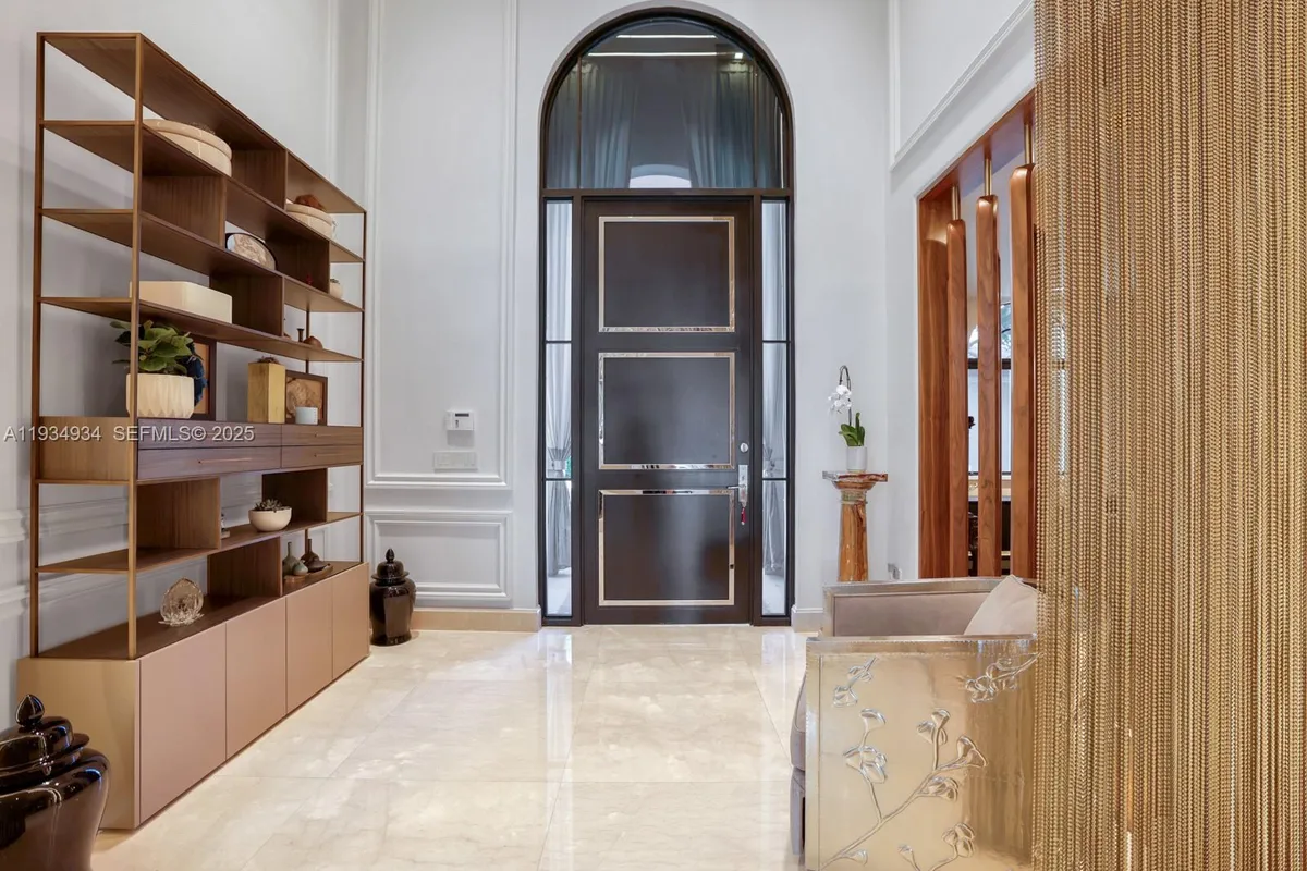 176 S Hibiscus Drive, Miami Beach FL 33139