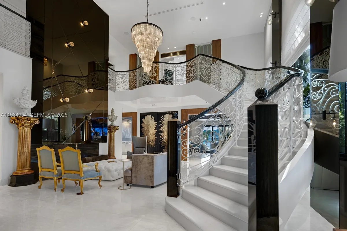 176 S Hibiscus Drive, Miami Beach FL 33139