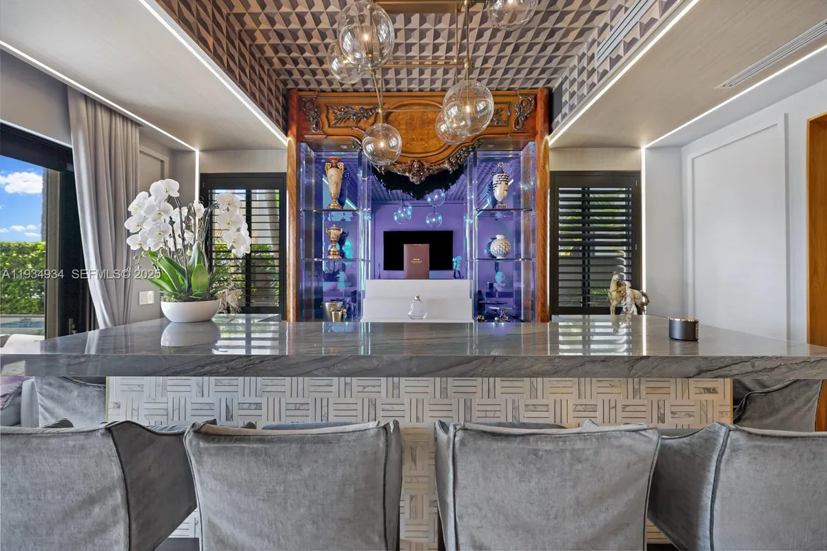 176 S Hibiscus Drive, Miami Beach FL 33139