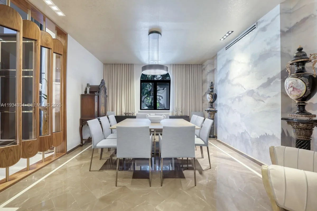 176 S Hibiscus Drive, Miami Beach FL 33139