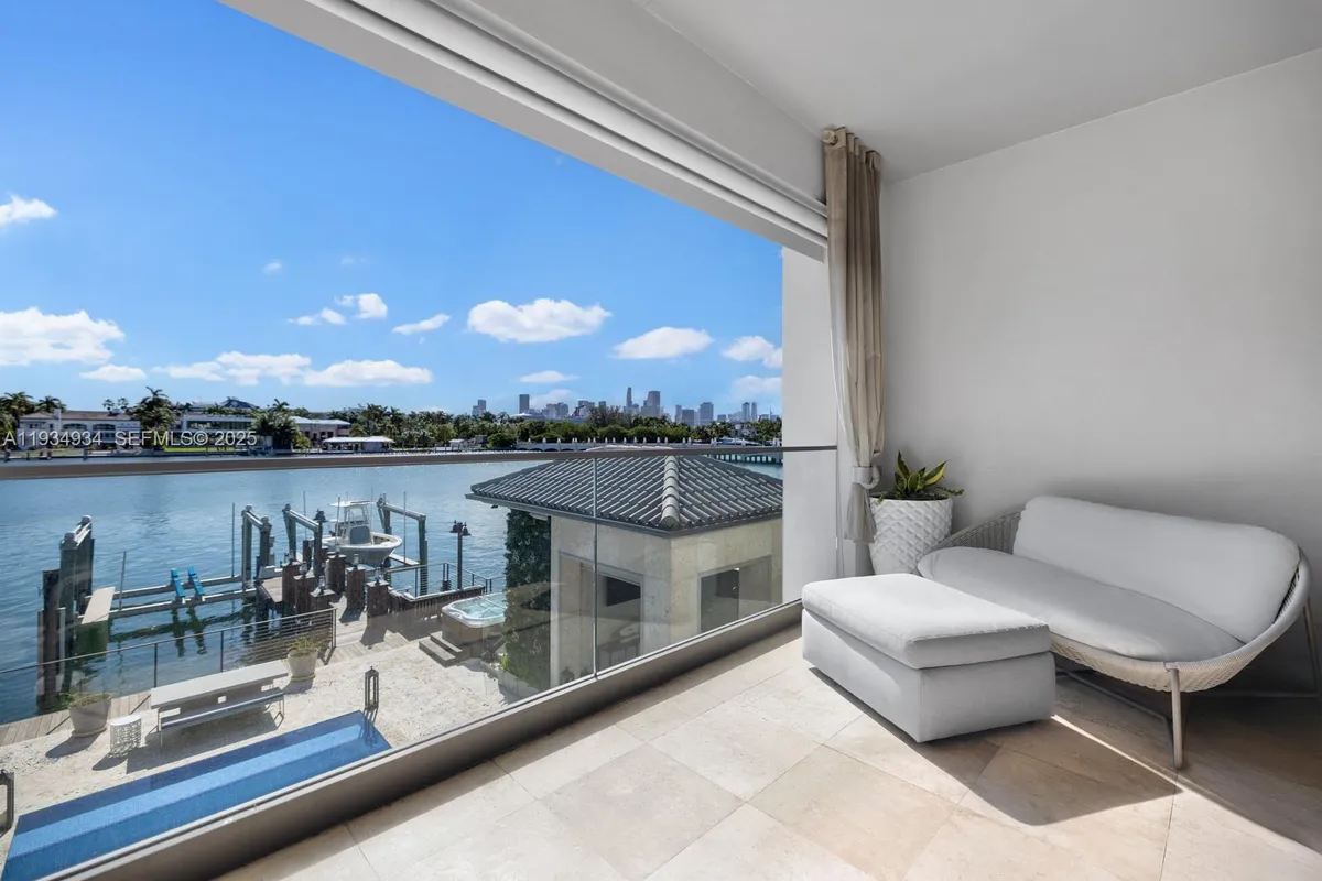 176 S Hibiscus Drive, Miami Beach FL 33139