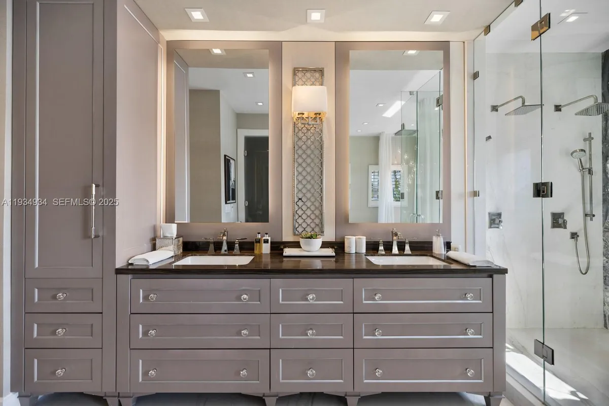 176 S Hibiscus Drive, Miami Beach FL 33139