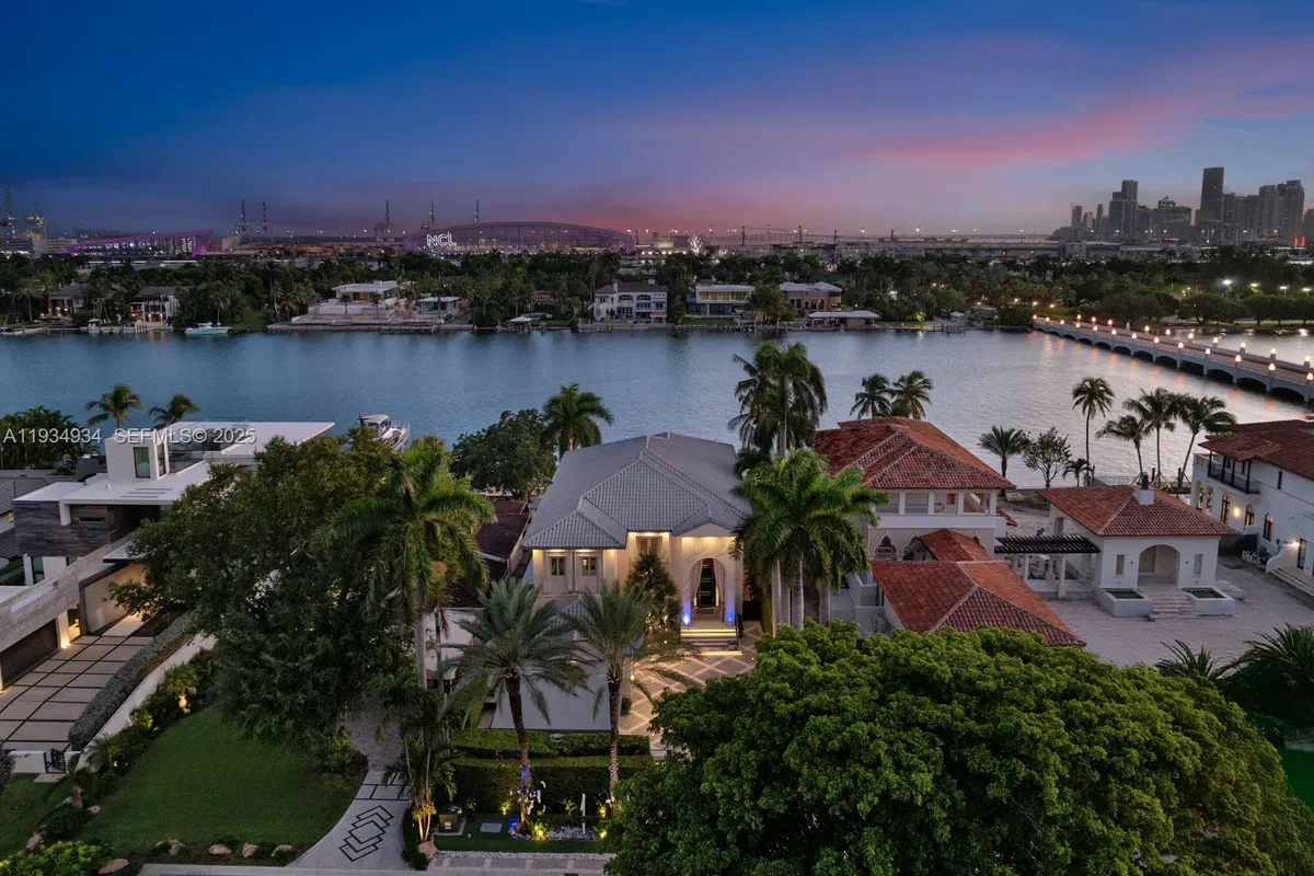 176 S Hibiscus Drive, Miami Beach FL 33139