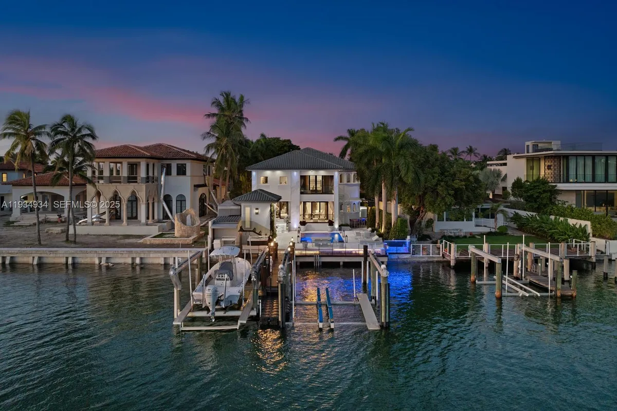 176 S Hibiscus Drive, Miami Beach FL 33139