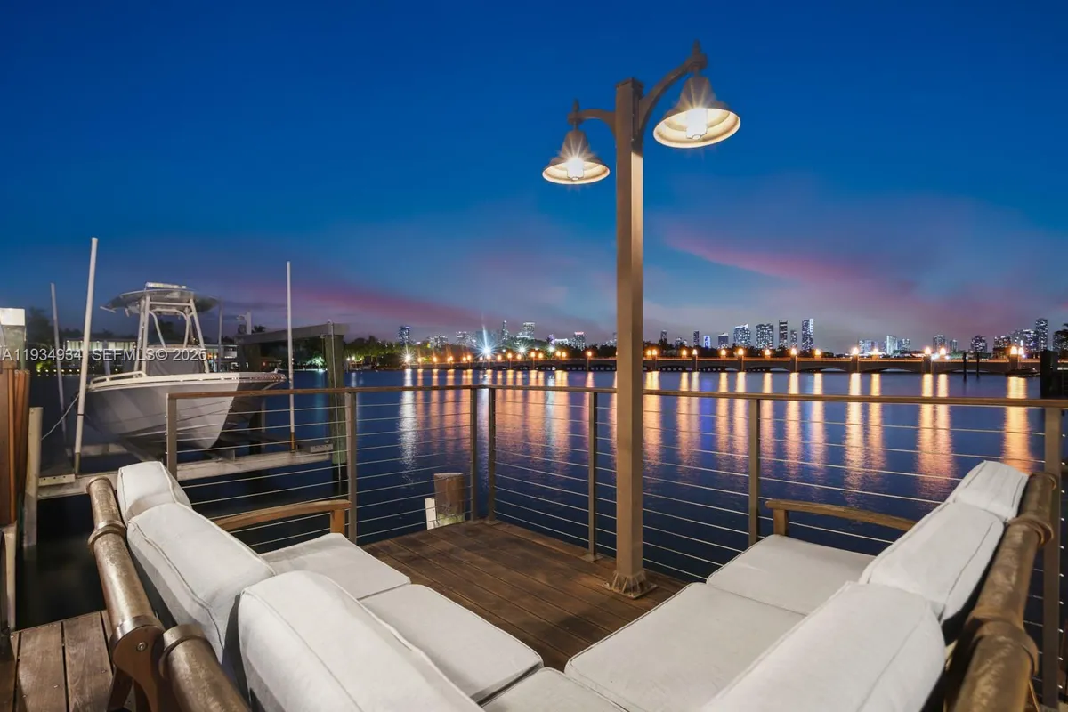 176 S Hibiscus Drive, Miami Beach FL 33139